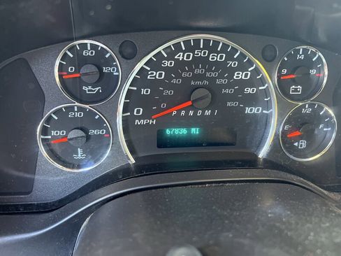 Used 2021 Chevrolet Express 2500 2500 w/ Driver Convenience Package image 6