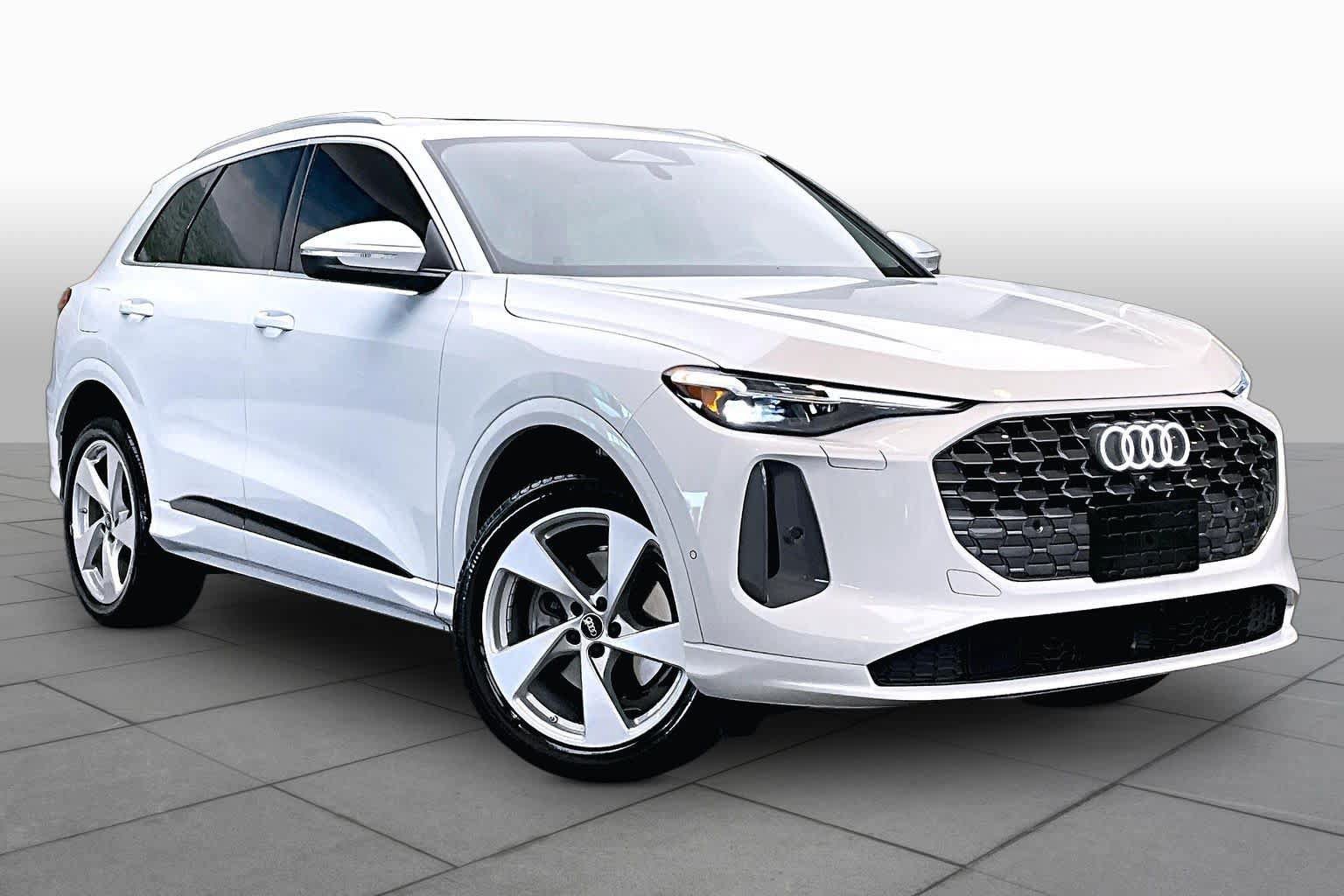 Certified 2026 Audi Q5 Premium Plus AWD/4WD image 3