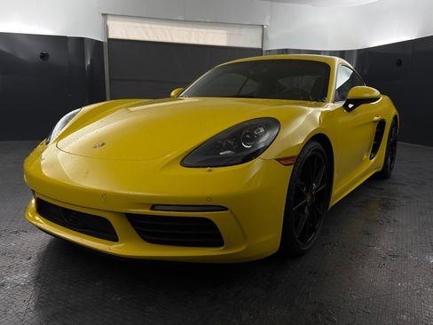 Certified 2025 Porsche 718 Cayman RWD image 32