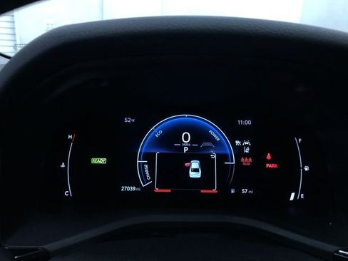 Used 2025 Toyota Camry LE image 31