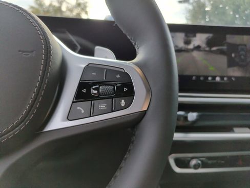 Certified 2026 BMW X7 xDrive40i w/ Executive Package image 19