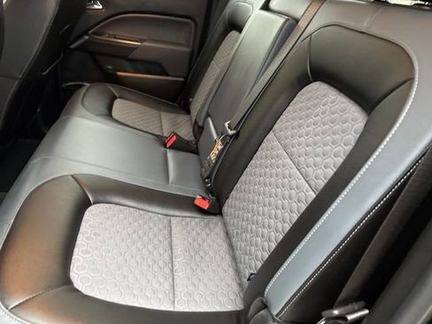 Used 2022 Chevrolet Colorado Z71 image 10