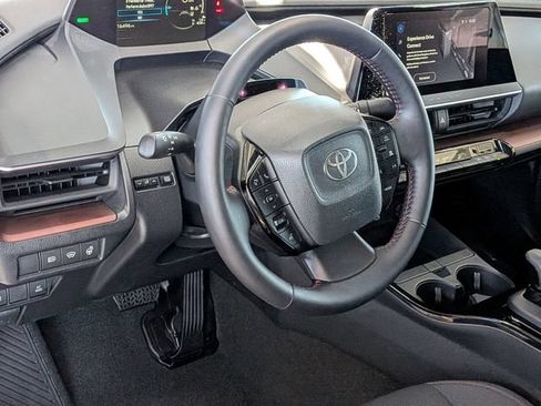 Used 2025 Toyota Prius Plug-In Hybrid FWD image 14