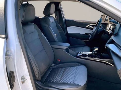 Used 2024 Chevrolet Trax LT image 27