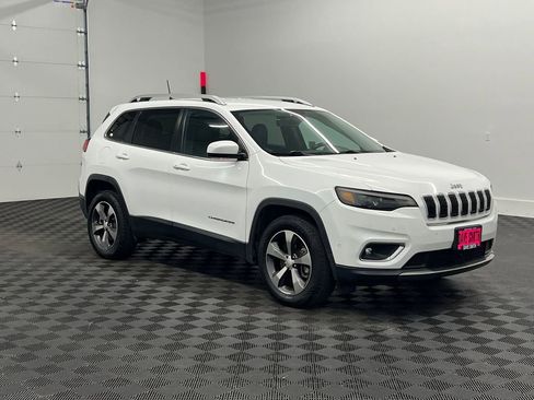 Used 2019 Jeep Cherokee Limited w/ Luxury Group image 6