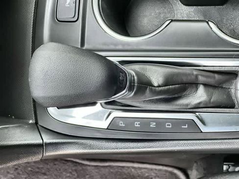 Used 2024 Chevrolet Equinox LT image 16