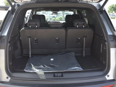 New 2026 Chevrolet Traverse LT w/ LPO, Floor Liner Package FWD image 18