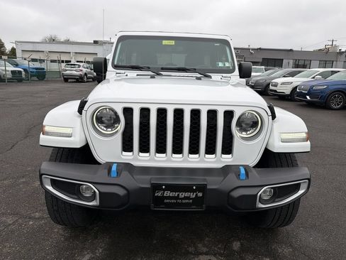 Used 2023 Jeep Wrangler Unlimited Sahara w/ Cold Weather Group AWD/4WD image 9