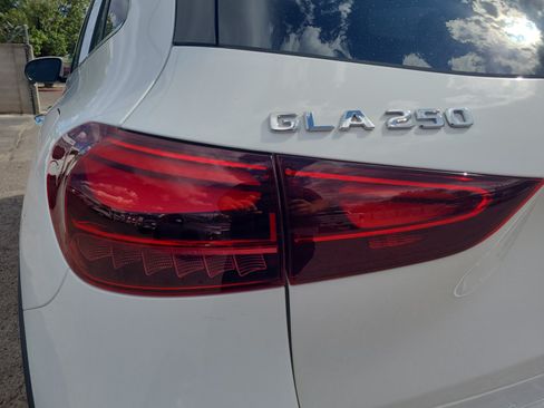 Used 2025 Mercedes-Benz GLA 250 4MATIC image 25