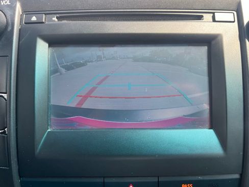 Used 2015 Toyota Camry SE FWD image 16