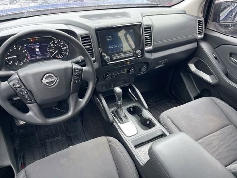 Used 2022 Nissan Frontier SV w/ Technology Package image 12
