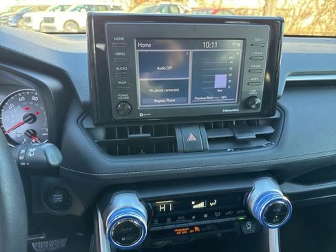 Used 2020 Toyota RAV4 XLE image 5