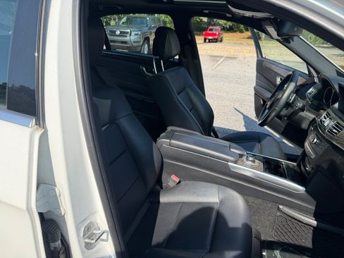 Used 2016 Mercedes-Benz E 350 Sedan image 32
