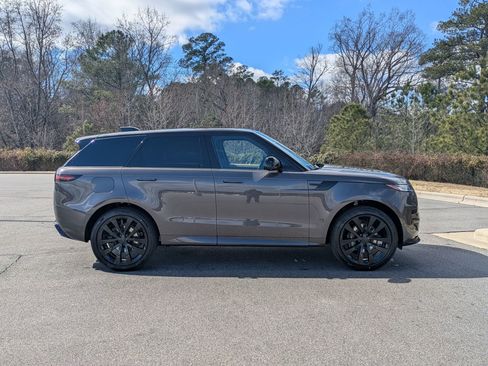 New 2026 Land Rover Range Rover Sport Dynamic SE image 4