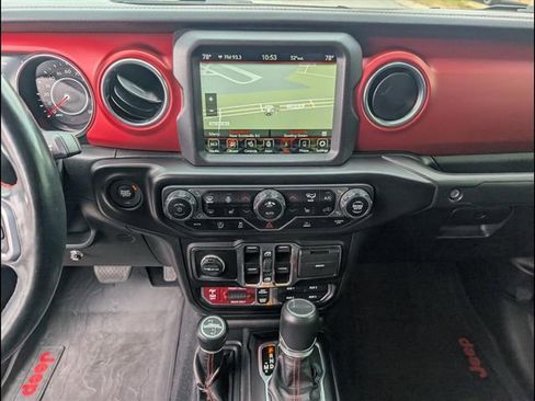 Used 2022 Jeep Gladiator Rubicon w/ Cold Weather Group image 10