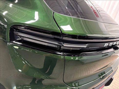 Used 2026 Porsche Macan 4 Electric AWD/4WD image 36