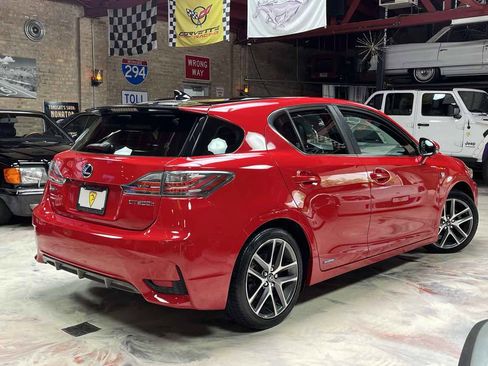 Used 2017 Lexus CT 200h FWD image 2