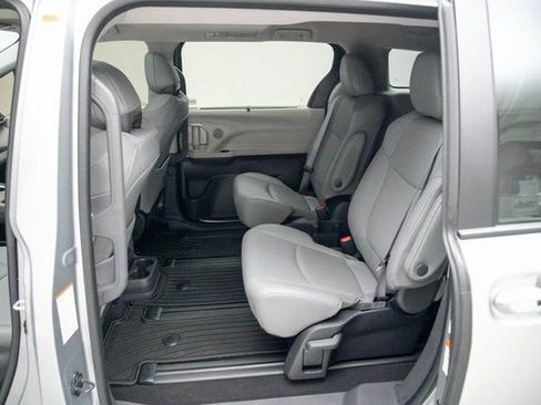 Used 2023 Toyota Sienna XLE image 16