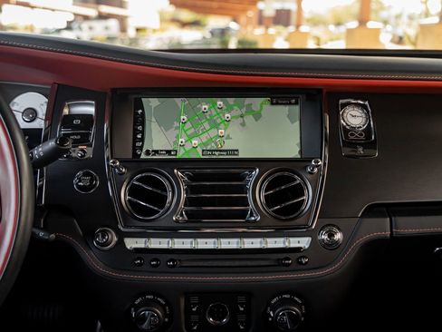 Certified 2019 Rolls-Royce Dawn image 18