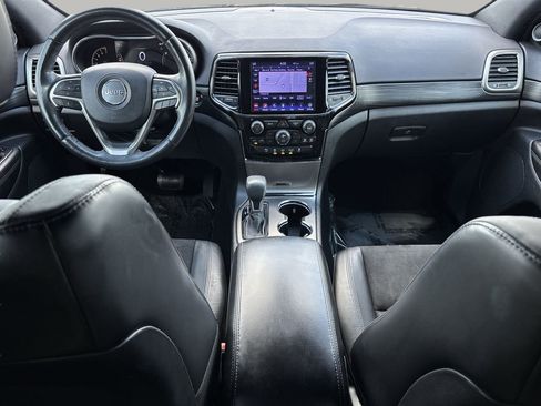 Used 2019 Jeep Grand Cherokee Altitude RWD image 13