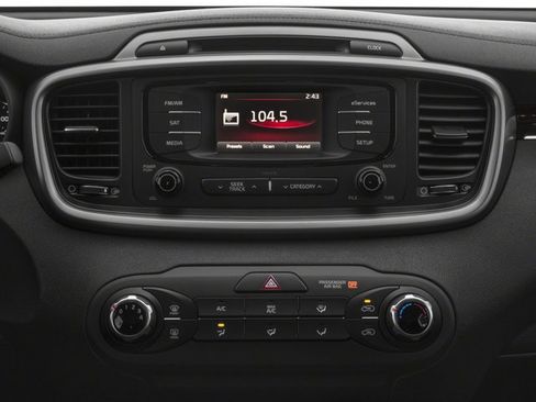 Used 2018 Kia Sorento LX image 13