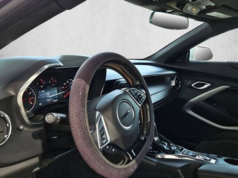 Used 2019 Chevrolet Camaro LT image 9
