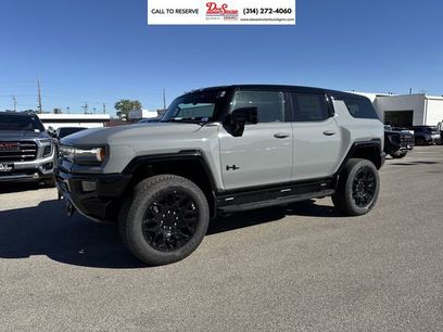 New 2026 GMC Hummer EV SUV w/ LPO, Dark Essentials Package