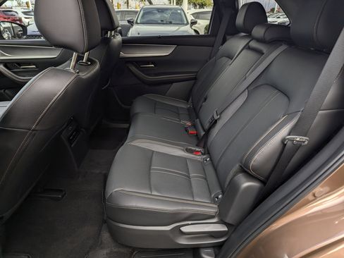 Certified 2025 MAZDA CX-70 Plug-In Hybrid w/ Premium Pkg image 9