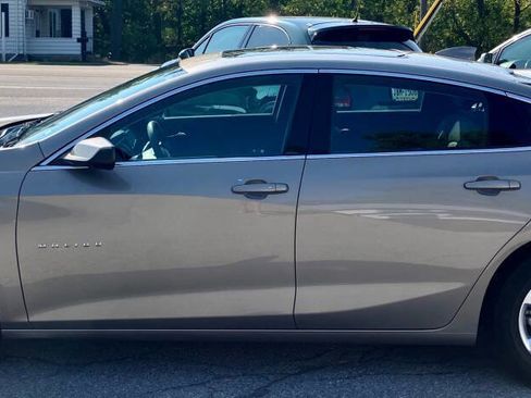 Used 2022 Chevrolet Malibu LT image 8