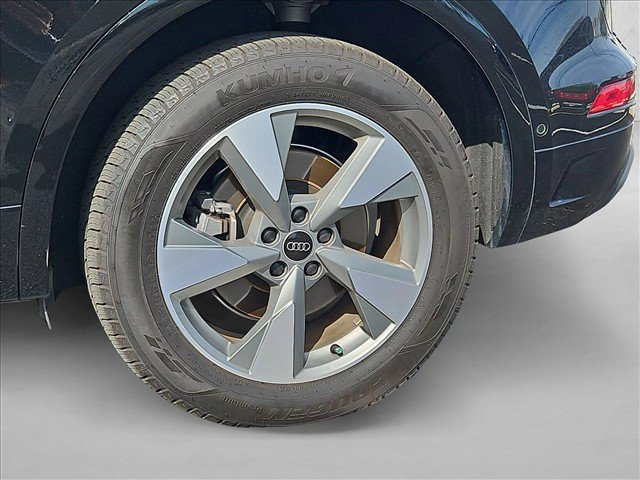 Used 2024 Audi Q5 Prestige w/ Prestige Package AWD/4WD image 29