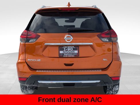 Used 2020 Nissan Rogue SL w/ Premium Package image 8