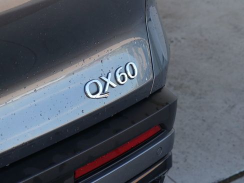 Certified 2025 INFINITI QX60 Pure AWD/4WD image 15