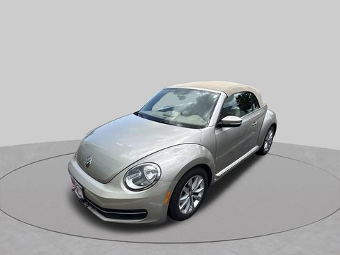 Used 2014 Volkswagen Beetle TDI FWD image 1