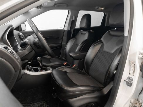 Used 2018 Jeep Compass Latitude w/ Popular Equipment Group image 13
