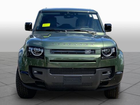 New 2026 Land Rover Defender 110 X-Dynamic SE AWD/4WD image 2