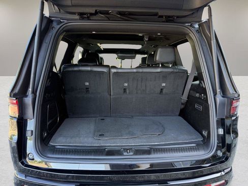 Used 2022 Jeep Wagoneer Series II AWD/4WD image 17