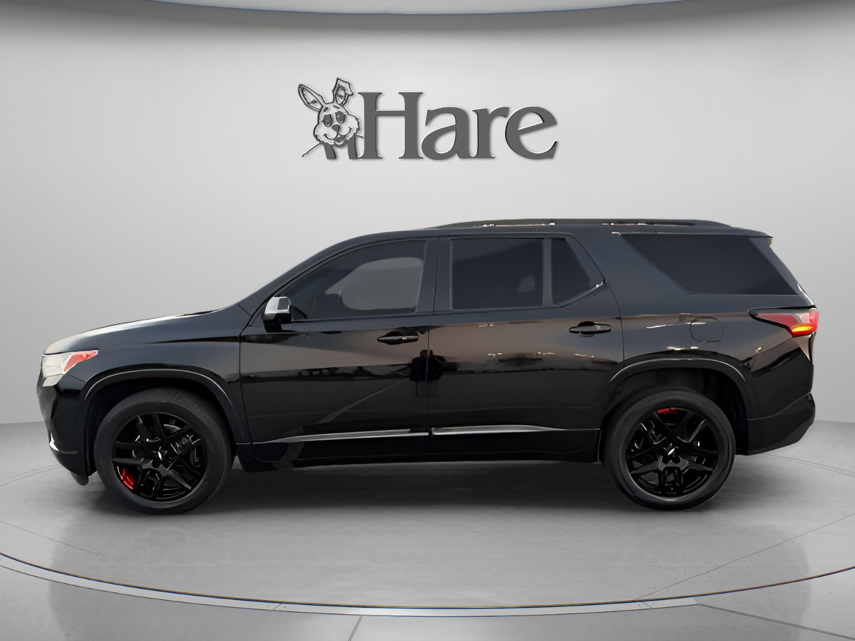 Used 2020 Chevrolet Traverse Premier w/ Redline Edition AWD/4WD image 2