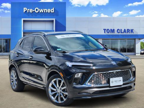 Used 2024 Buick Encore GX Avenir w/ Avenir Technology Package FWD image 1