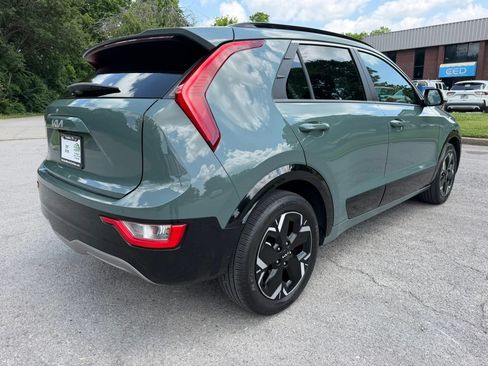 Used 2023 Kia Niro Wind w/ Wind Preserve Package FWD image 4