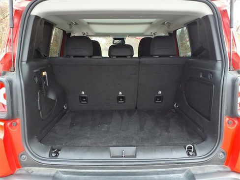 Used 2023 Jeep Renegade Altitude w/ Sun/Sound Group image 8