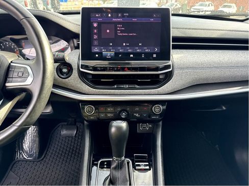 Used 2022 Jeep Compass Latitude w/ Convenience Group image 19