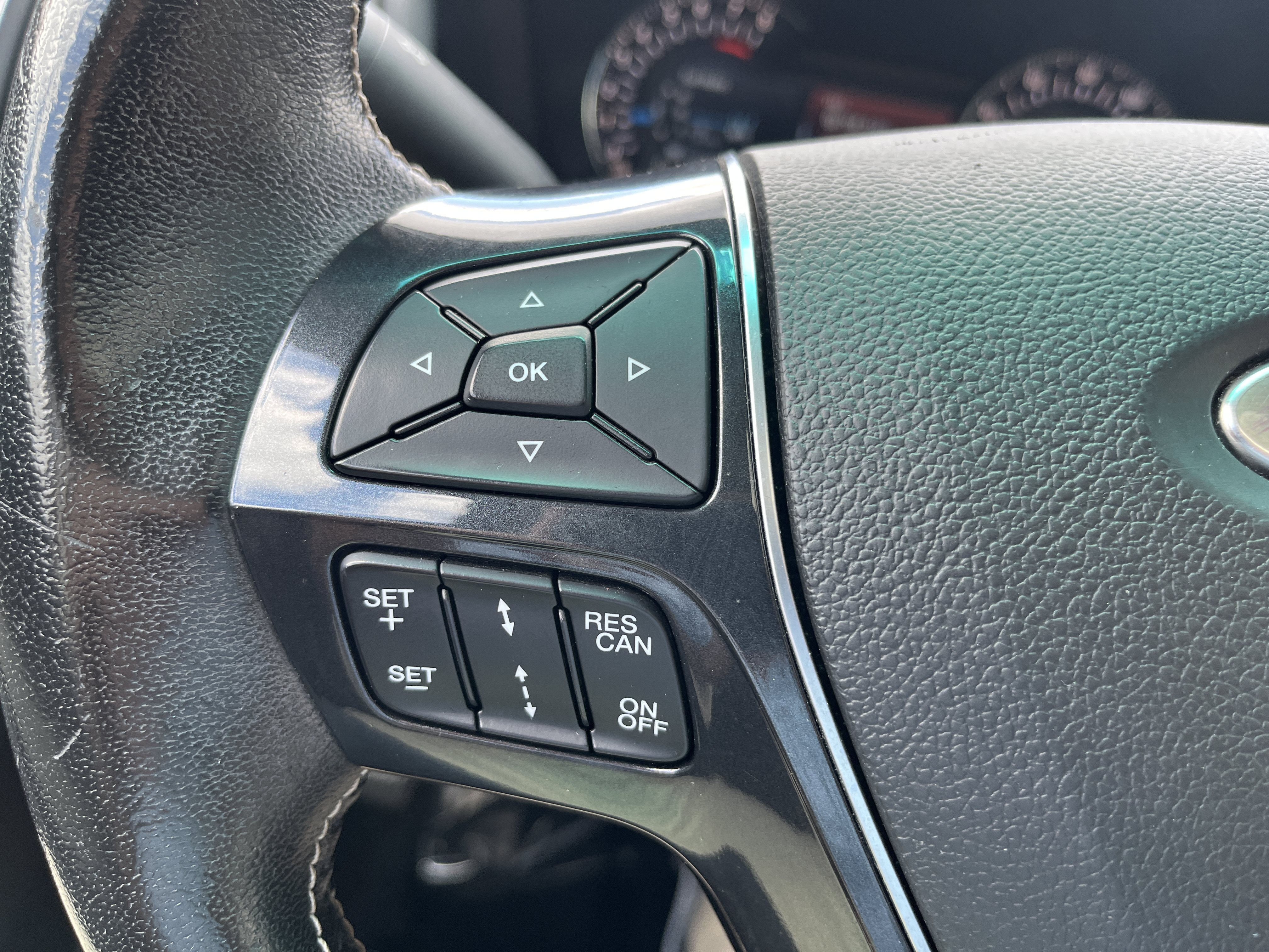 Used 2016 Ford Explorer Platinum AWD/4WD image 23