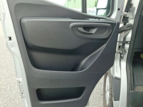 Used 2023 Mercedes-Benz Sprinter 2500 image 14