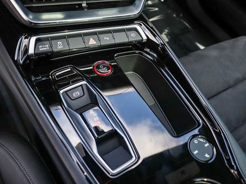 Used 2022 Audi e-tron GT Premium Plus image 25
