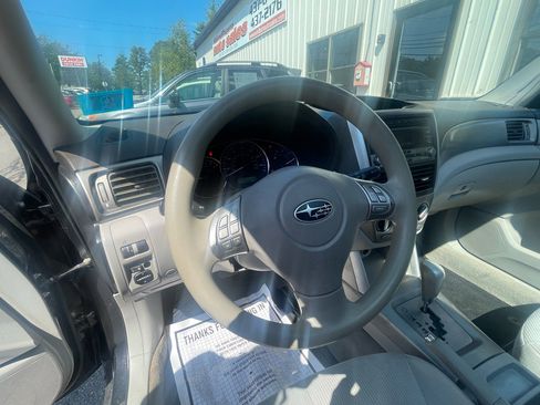 Used 2010 Subaru Forester 2.5X Premium image 12