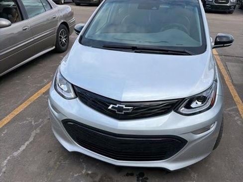 Certified 2021 Chevrolet Bolt Premier w/ Infotainment Package image 2