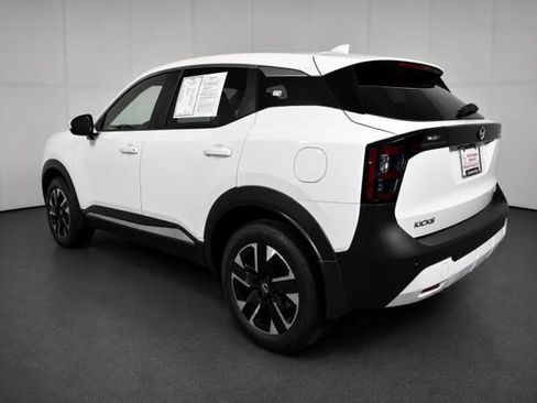 Certified 2025 Nissan Kicks SV AWD/4WD image 6