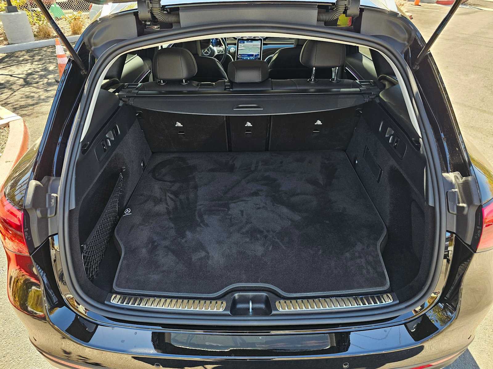 Used 2025 Mercedes-Benz GLC 350e 4MATIC image 14