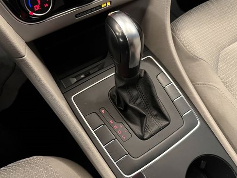 Used 2018 Volkswagen Passat 2.0T S image 15