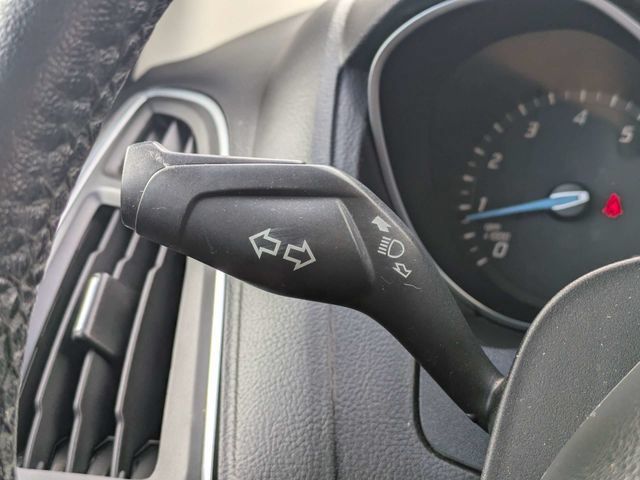 Used 2014 Ford Focus Titanium FWD image 28